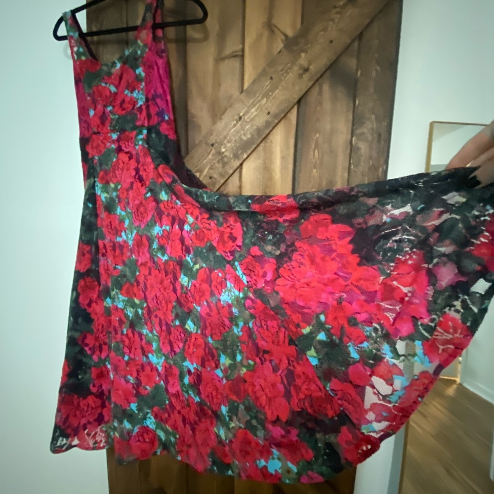 Anthropologie Traci Reese Gorgeous lace gown. Excellent condition.